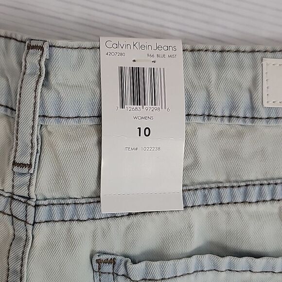 Calvin Klein lightwash jean shorts Women's Size 10 - Picture 5 of 12